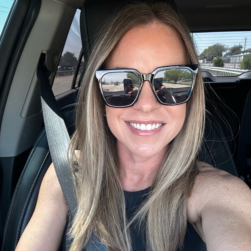 Meet your Posher, Melissa